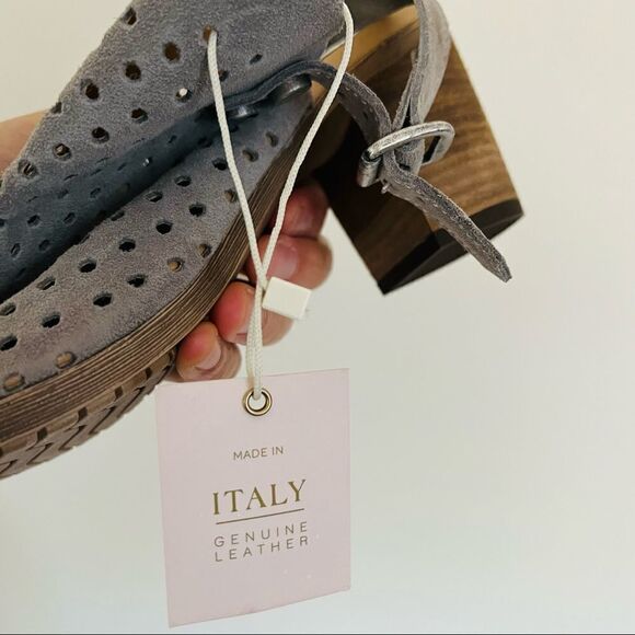 Sophia milano Women's Perforated Hooded Wedge Sandals Size 8 NWT - Picture 3 of 6